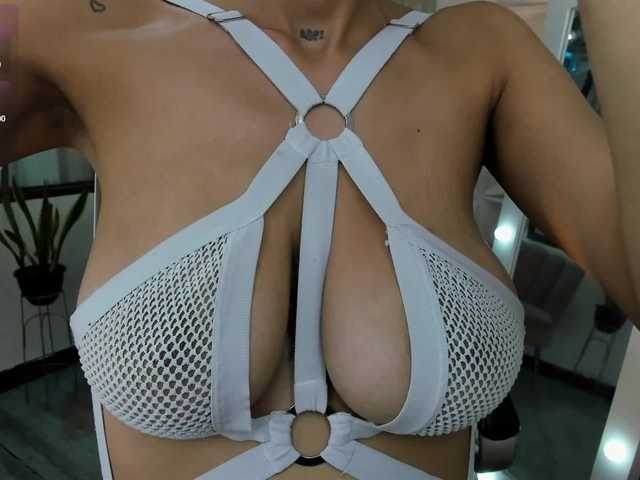 Meghancooper live cam on BongaCams