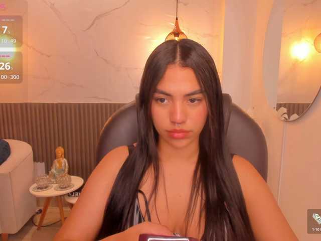 emma-connor live cam on BongaCams