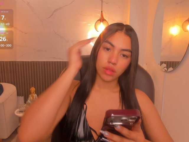 emma-connor live cam on BongaCams