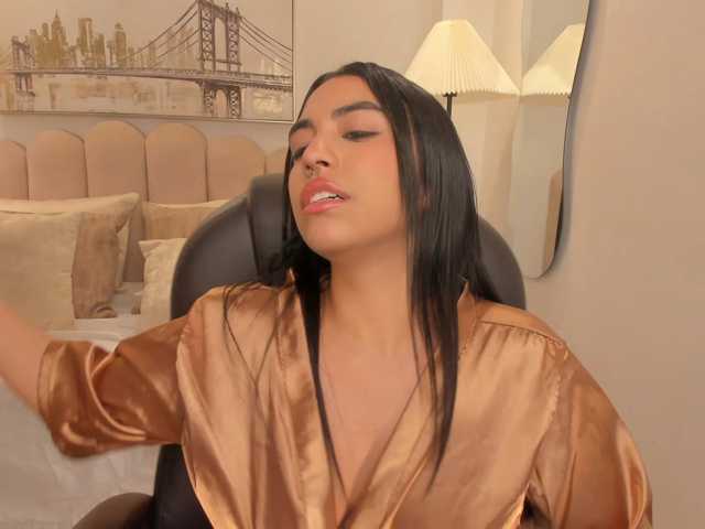 emma-connor live cam on BongaCams