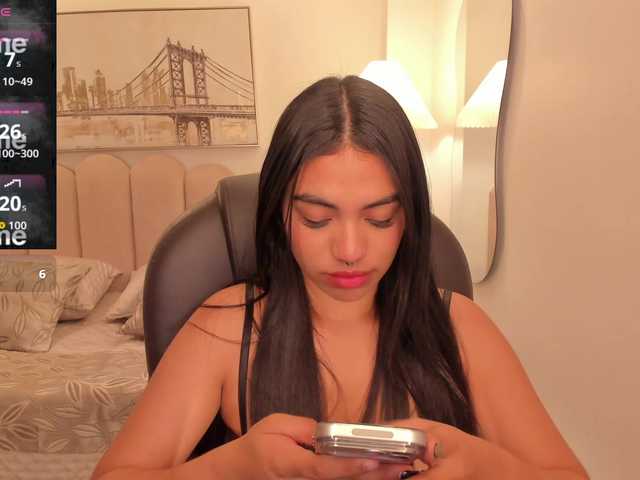emma-connor live cam on BongaCams