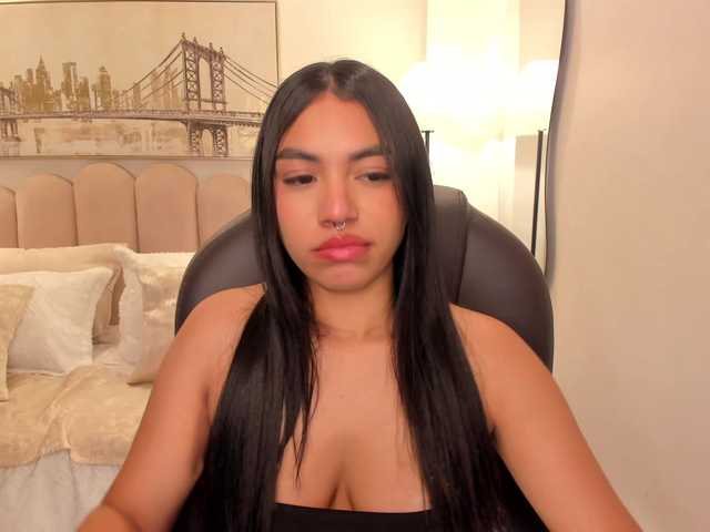 emma-connor live cam on BongaCams