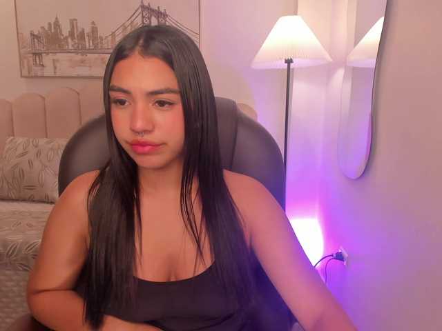 emma-connor live cam on BongaCams