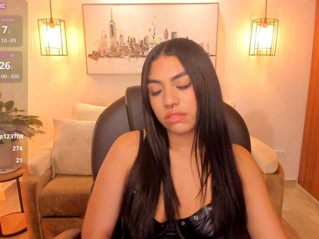 emma-connor live cam on BongaCams