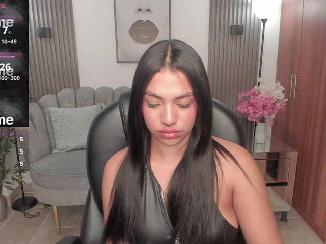 emma-connor live cam on BongaCams
