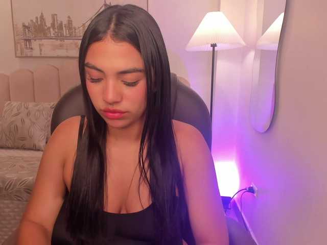 emma-connor live cam on BongaCams