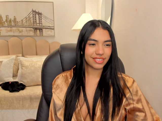 emma-connor live cam on BongaCams
