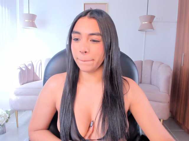 emma-connor live cam on BongaCams
