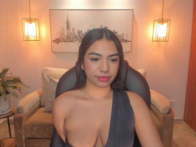 emma-connor live cam on BongaCams