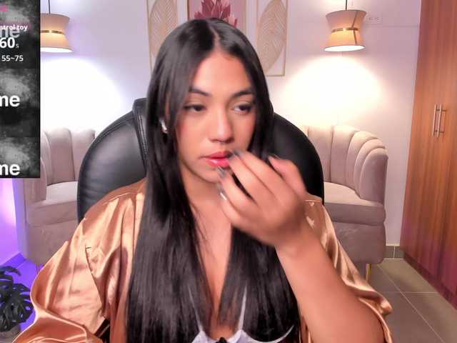 emma-connor live cam on BongaCams