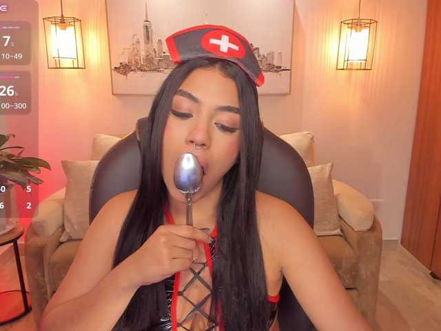emma-connor live cam on BongaCams