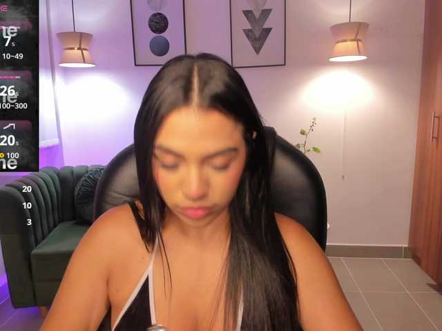 emma-connor live cam on BongaCams