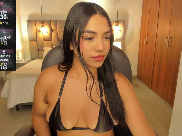 emma-connor live cam on BongaCams