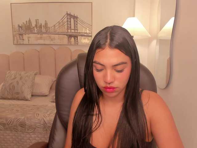emma-connor live cam on BongaCams