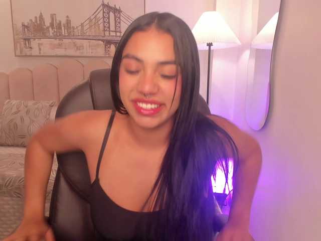 emma-connor live cam on BongaCams