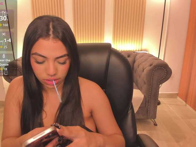 emma-connor live cam on BongaCams