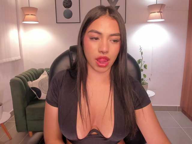 emma-connor live cam on BongaCams