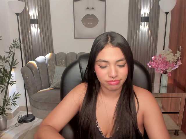 emma-connor live cam on BongaCams