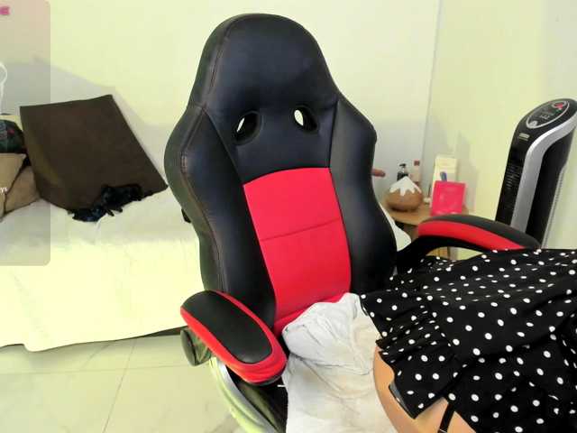 EmaWright live cam on BongaCams