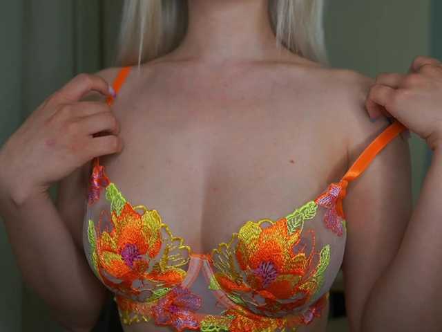 glossybabe live cam on BongaCams