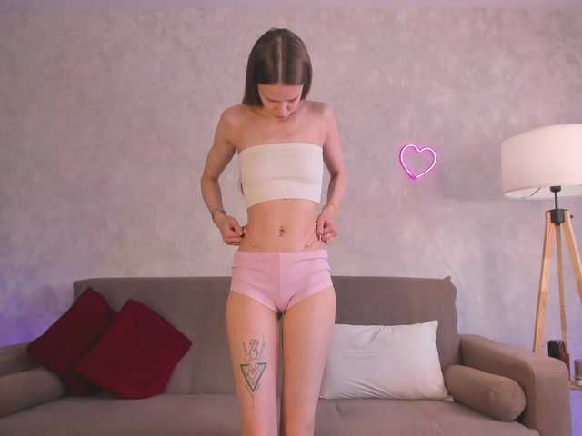 emmisun live cam on BongaCams