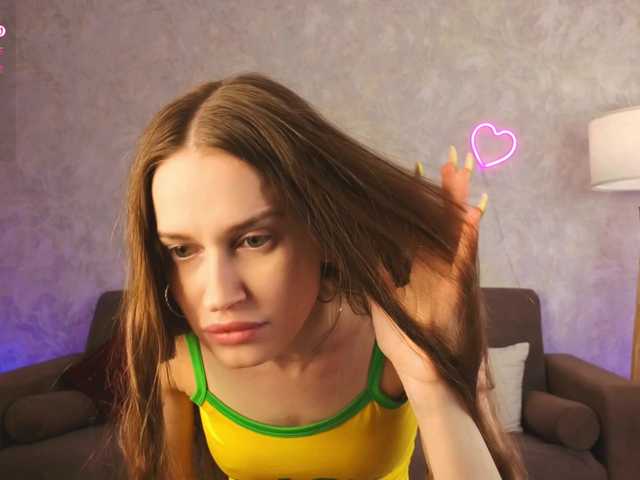 emmisun live cam on BongaCams