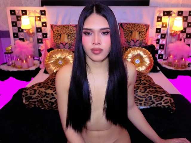 Fantasia_Blooms live webcam show