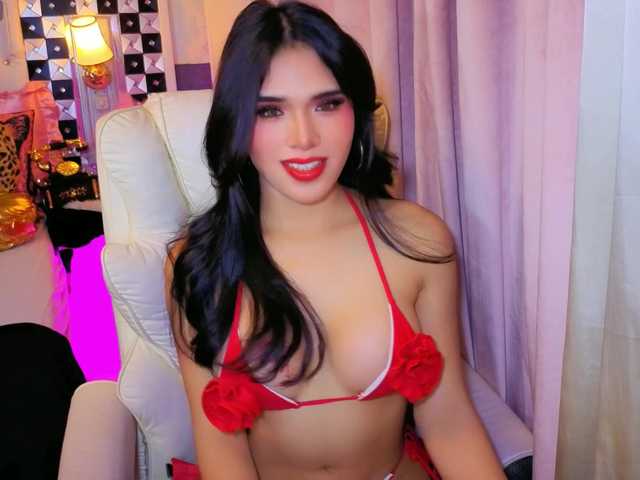 Fantasia_Blooms — live trans cam