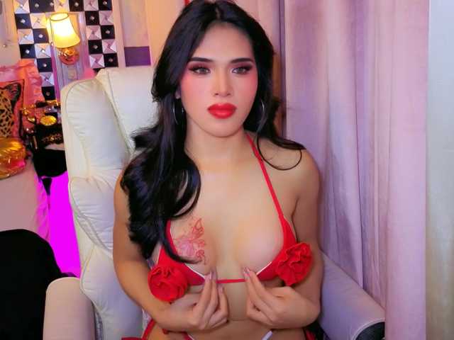 Fantasia_Blooms — live trans cam