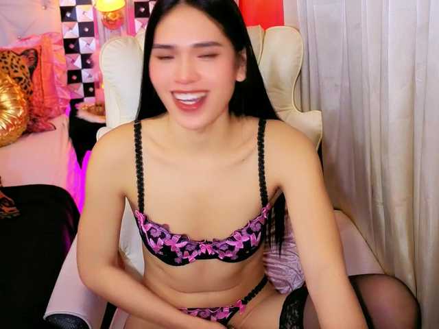 Fantasia_Blooms live webcam show