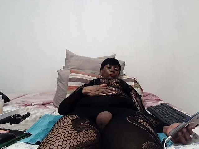 creamybum live sex show