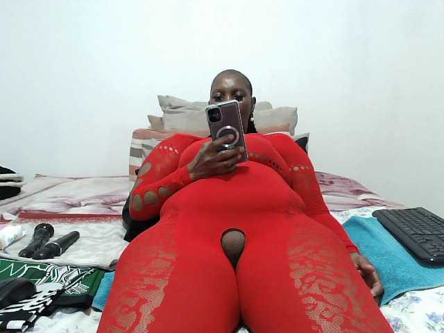 CreamyBum live webcam show