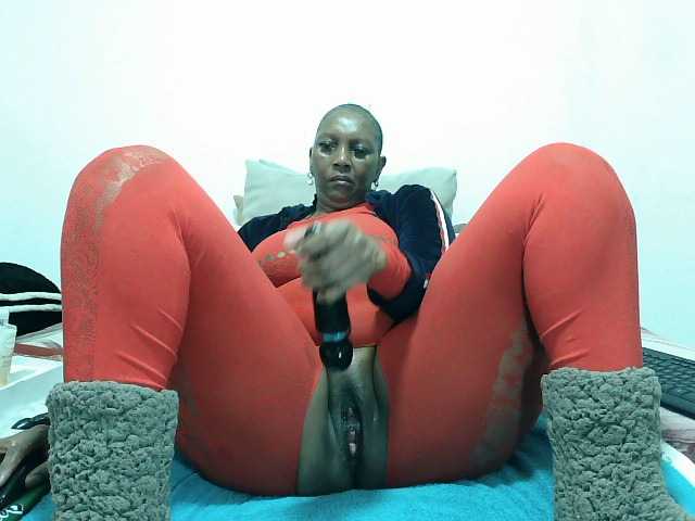 CreamyBum live webcam show