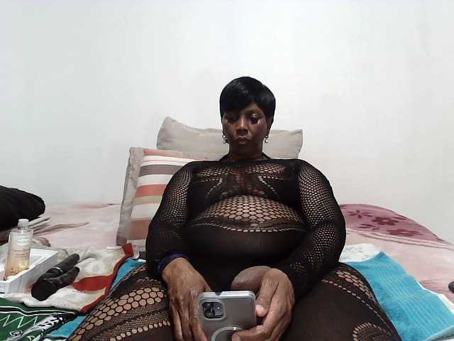 CreamyBum live cam on BongaCams