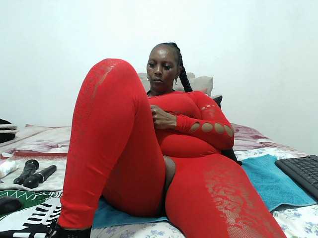 CreamyBum live webcam show