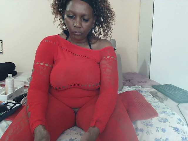 CreamyBum live cam on BongaCams