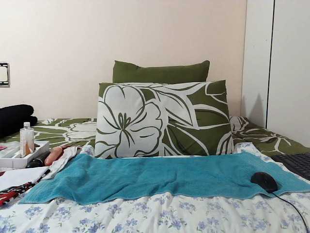 CreamyBum live cam
