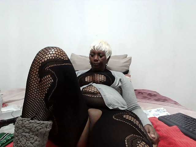 CreamyBum live cam on BongaCams