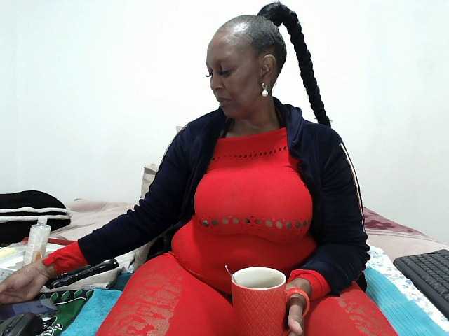 CreamyBum live webcam show