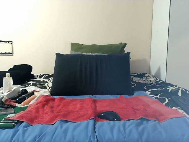 CreamyBum live cam preview