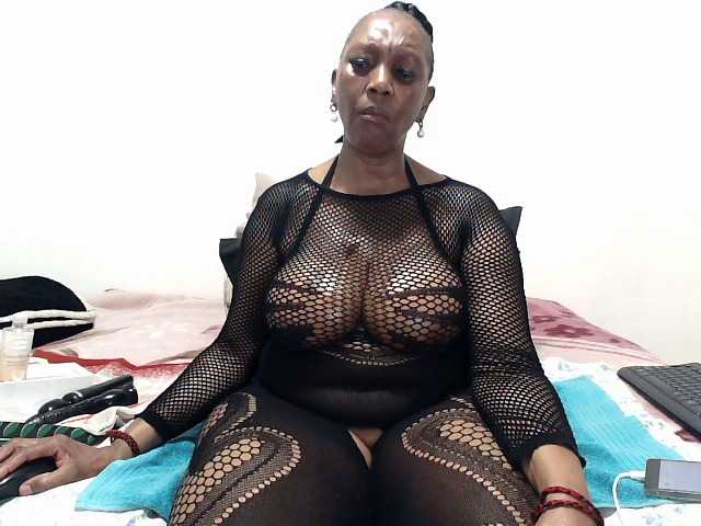CreamyBum live webcam show