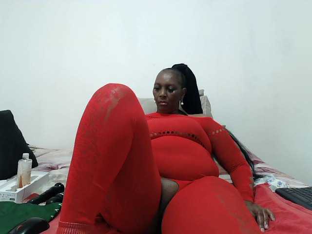 CreamyBum live cam on BongaCams