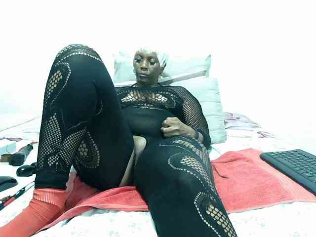 Model: CreamyBum