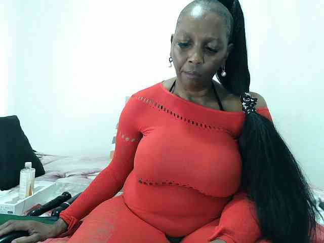 Model: CreamyBum