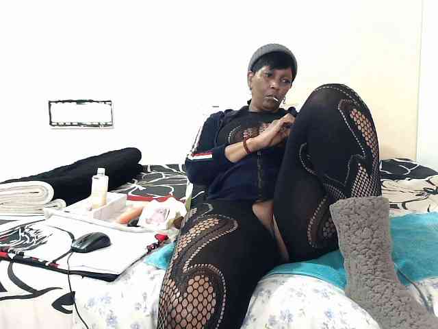 Model: CreamyBum