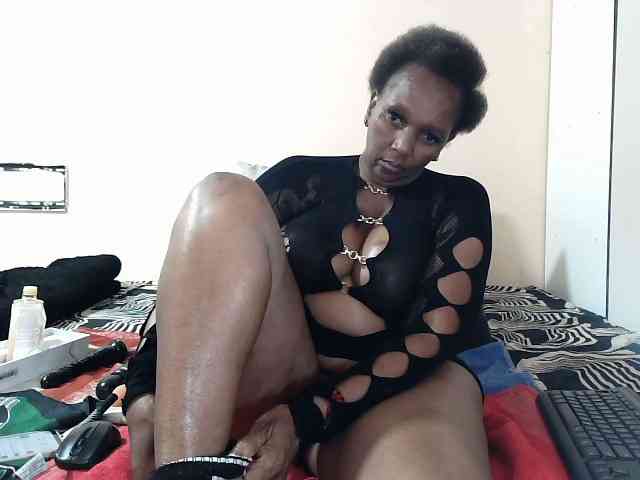 Model: CreamyBum