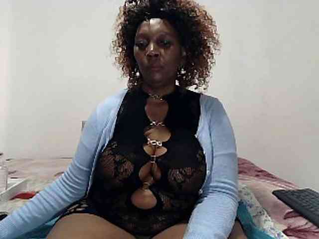 Model: CreamyBum