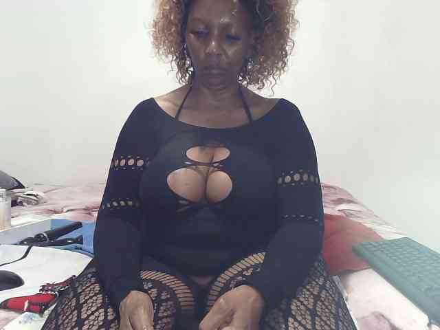Model: CreamyBum