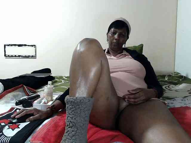 Model: CreamyBum