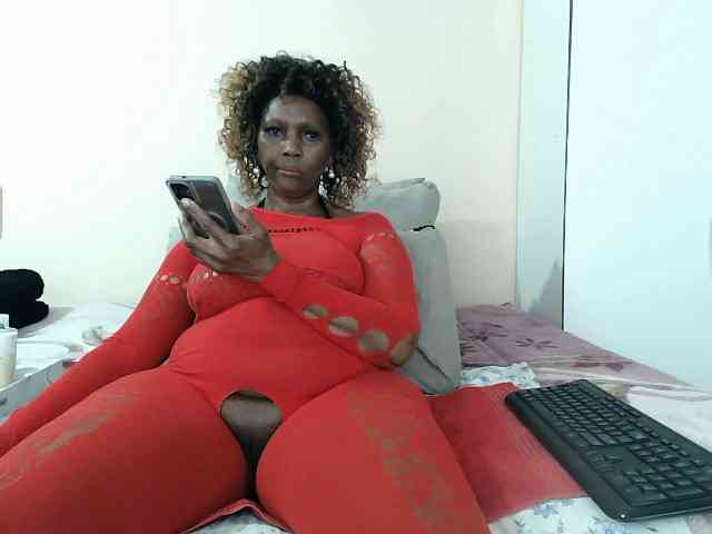 Model: CreamyBum